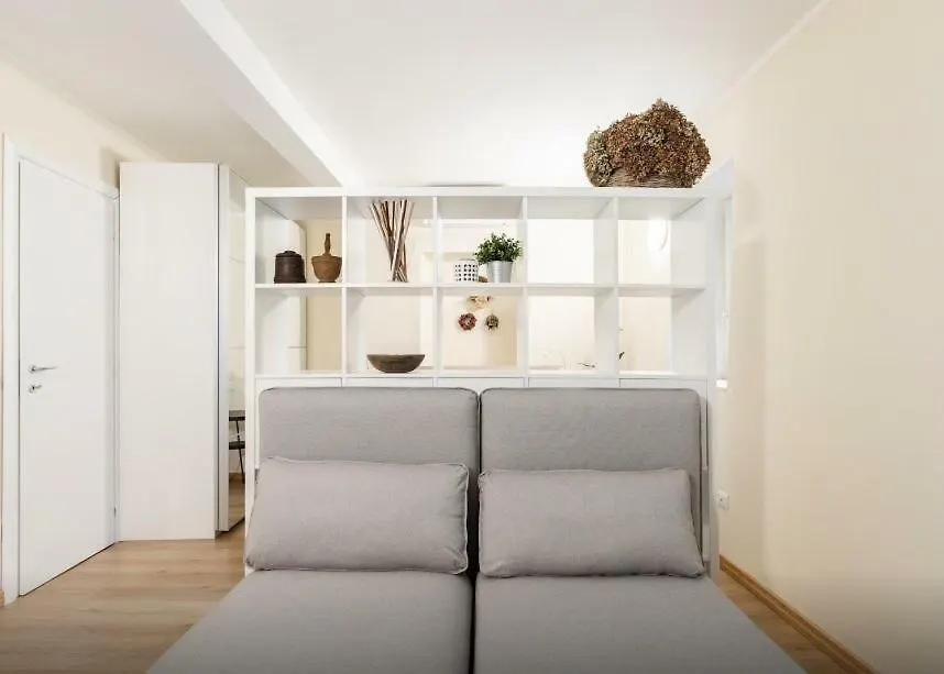 Quiet And Charming Apartment In The Centre With Air Conditioned Como
