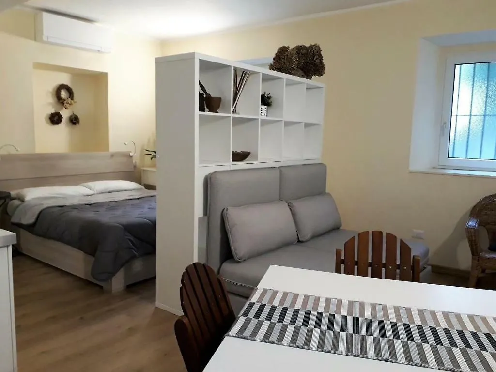 Quiet And Charming Apartment In The Centre With Air Conditioned Como
