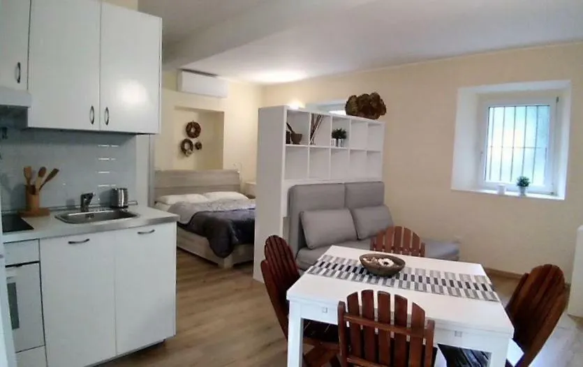 Quiet And Charming Apartment In The Centre With Air Conditioned Como