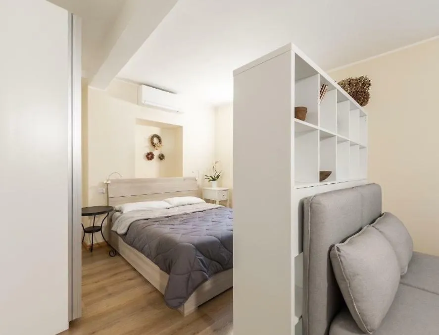 Quiet And Charming Apartment In The Centre With Air Conditioned Como